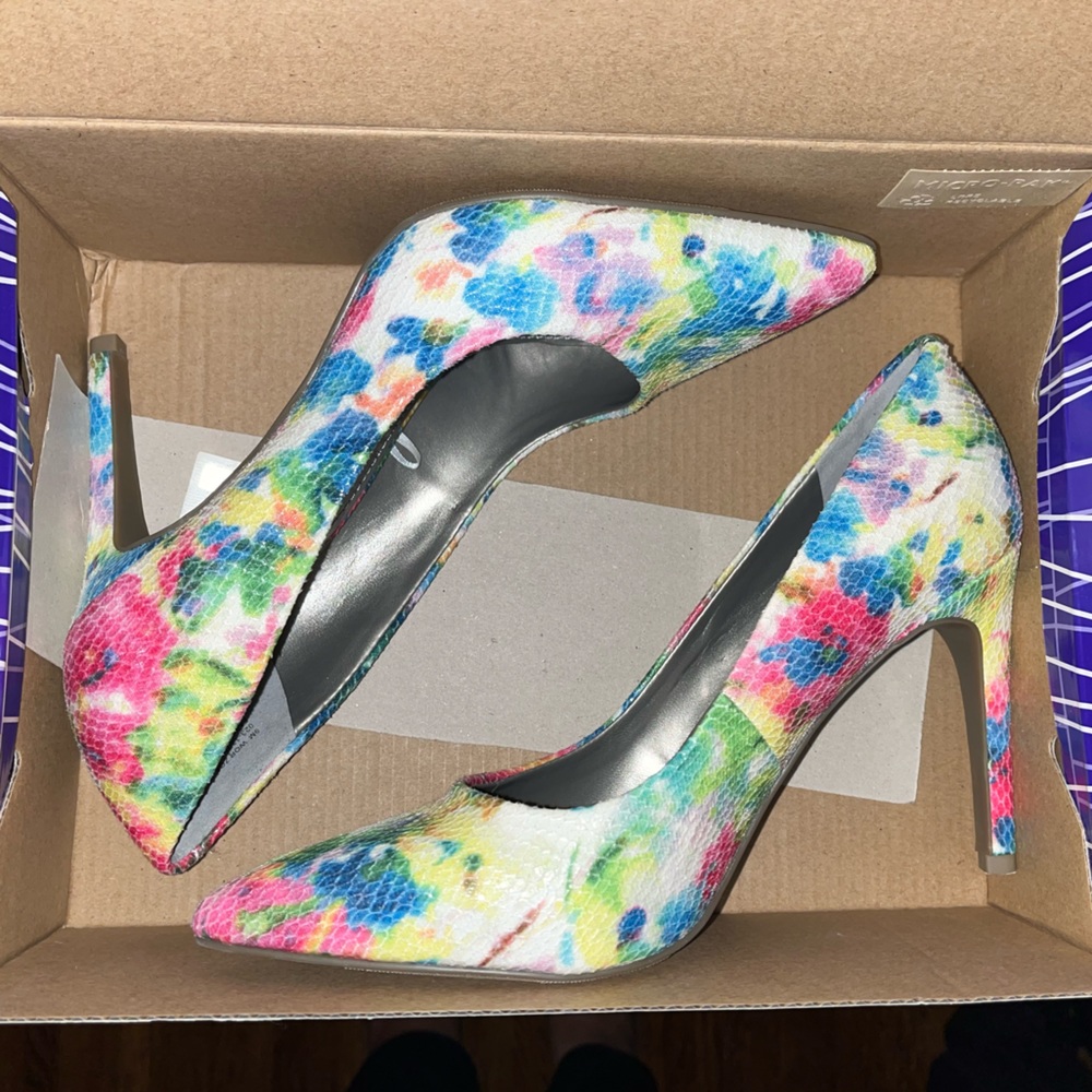 BRAND NEW Multi color Pumps